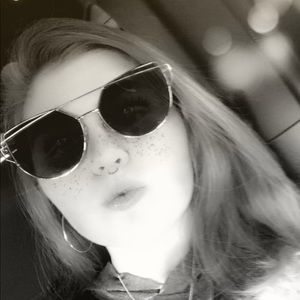 Meet your Posher, Arabella